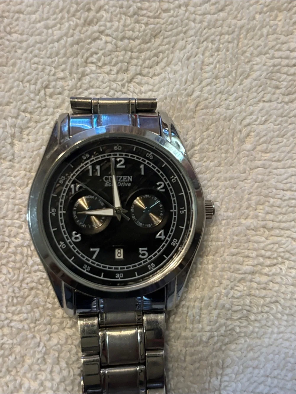 Men's Silver Tone Analog Watch with Black Dial